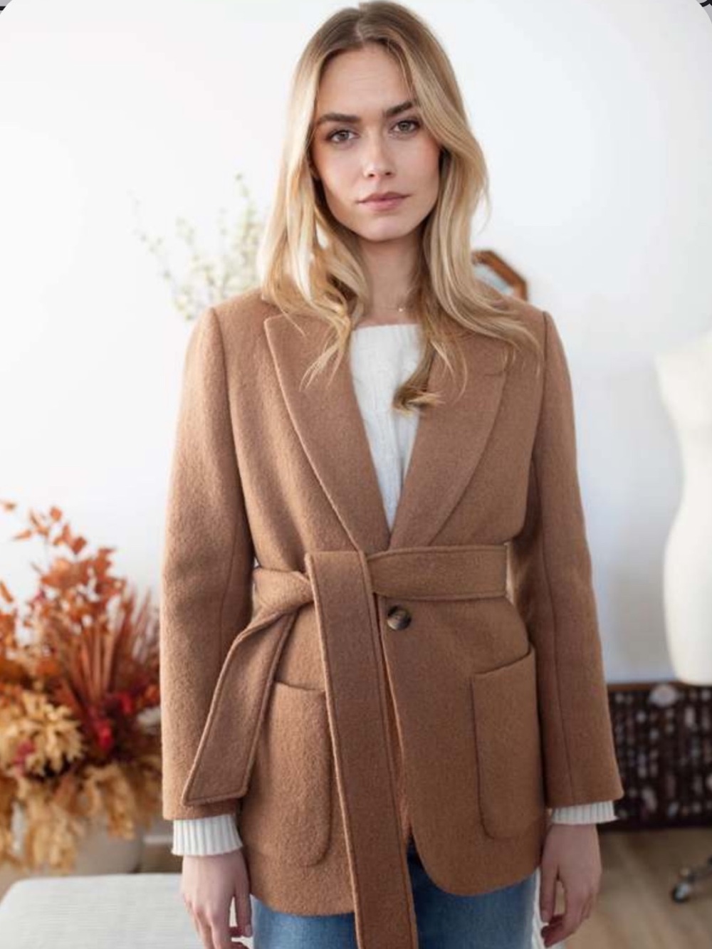NEW MAREA by Liz Joy Boiled Wool Blazer. Camel. M. NWT